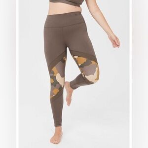 Aerie offline Camo detail leggings, excellent condition, sz small